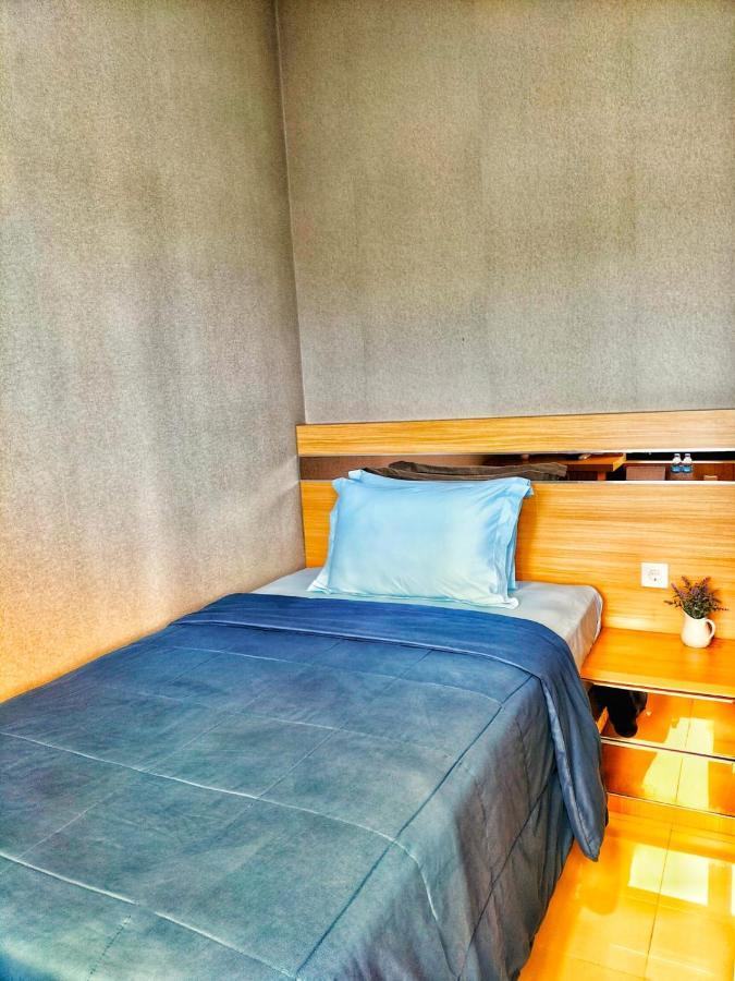 Cozy Residence Tomang Dżakarta Zewnętrze zdjęcie
